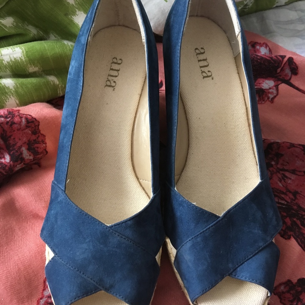 a.n.a Espadrille Suede Navy Blue Wedges New 8.5